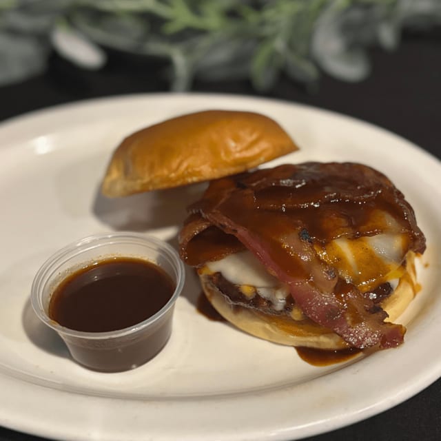 Deluxe Chuckburger.
